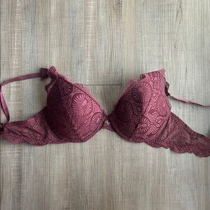 Lace Underwire Bra in Burgundy